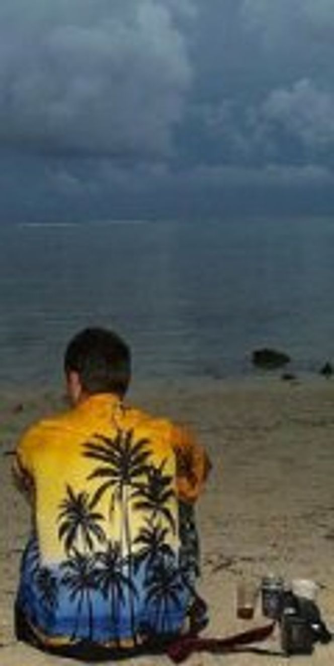 Y2K Sunrise: Den første soloppgangen i det nye millenniet, sett fra Rarotonga, skjedde bak gråblå skyer. Foto: Brynhildur Palina Masdottir Moltzau