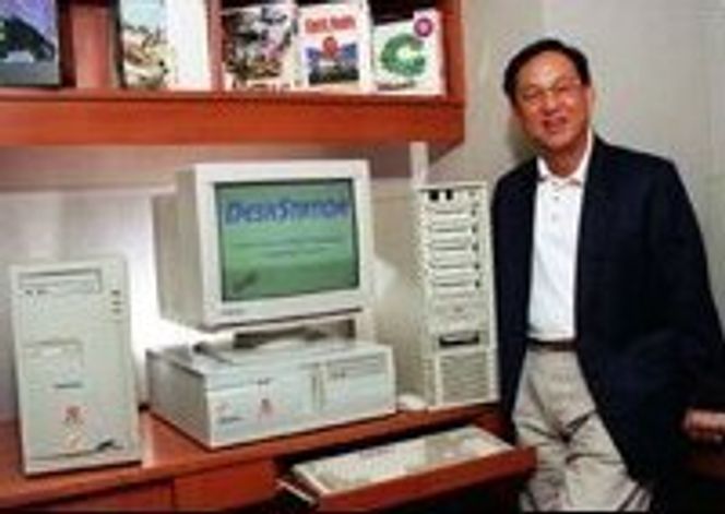 Lim Soon Hock vil gjøre Alpha PC-en rimeligere enn tilsvarende Intel-modeller. Foto: Singapore Business Times.