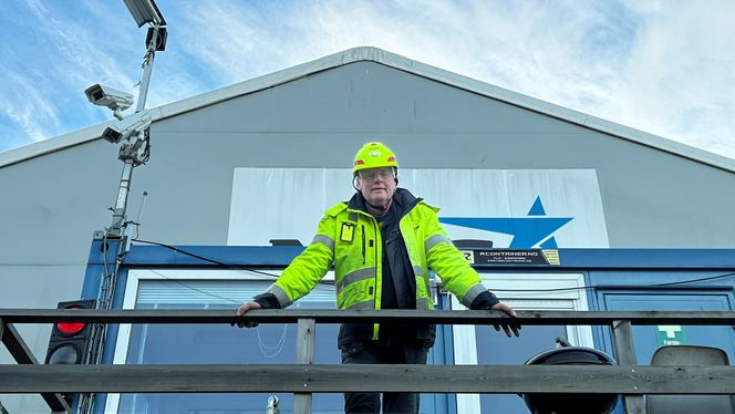 - Snøen fra Oslo-gatene har høyeste prioritet, men vi skal klare å ta unna snø for også andre kunder, forteller prosjektleder Hans Kevin i NCC. Foto:  NCC
