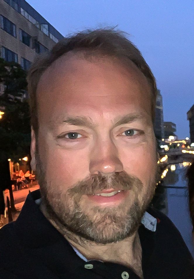 Thor Eivind C. Brantzeg er teamleder for systemarkitektur på IPTV i Altibox og er sterkt engasjert i oppgraderingen av de inn- og utgående TV-signalene. Foto:  Altibox