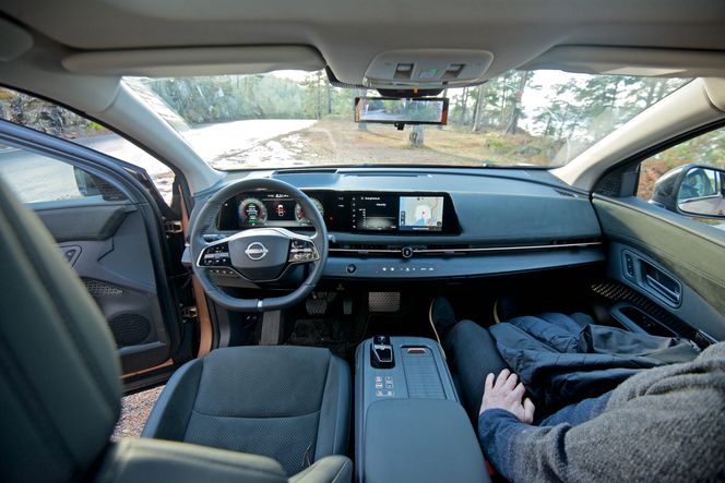 Førermiljøet er minimalistisk. Foto: &nbsp;Mathias Klingenberg