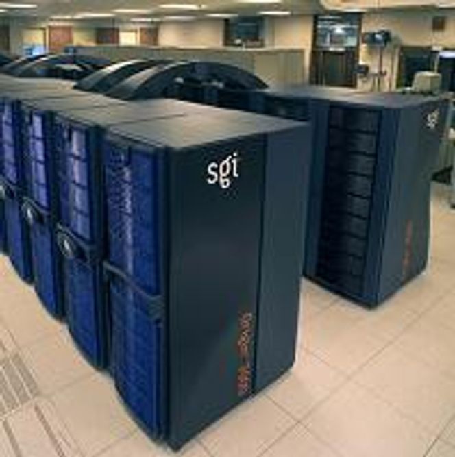 Teras, superdatamaskin basert på fra SGI Origin 3800. Er verdens første installerte 1024 prosessors parallelt prosesserende maskin. Foto: SARA