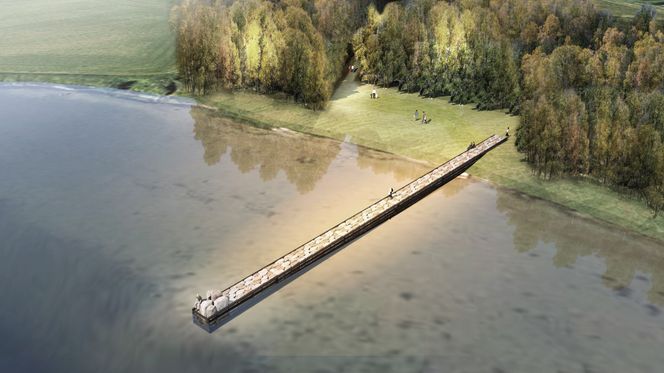 Vorren, eller steinpiren strekker seg 65 meter fra stranden utover i fjæra