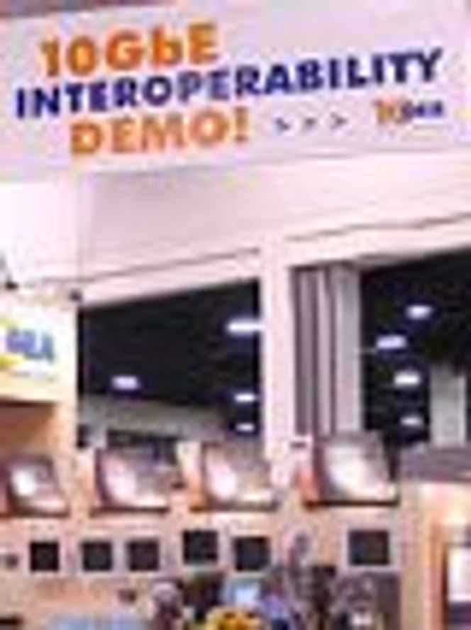 Fra interoperabilitets-demonstrasjonen i juni 2002. Foto:  10 Gigabit Ethernet Alliance