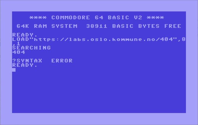 Gøyal 404-side hos Oslo Origo, hvor den aktuelle nettadressen med en LOAD-kommando fra diskettstasjon (8,1). Den ender selvsagt med «syntax error». Faksimile: labs.oslo.kommune.no