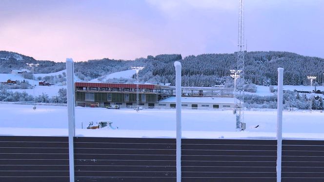 Levetiden for resirkulert plast er to til tre ganger lengre enn for treskjermer. Foto:  BD Samferdsel