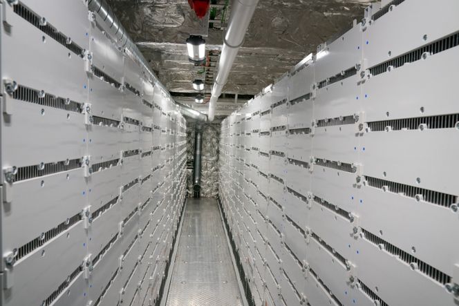 Havila-skipene har to store batterirom med til sammen 6,1 MWh batterier fra Corvus. Det skal være nok til 4 timers seiling på batteri. Foto:  Eirik Helland Urke