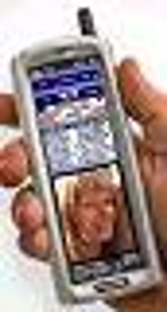 Spectronics telefon i farger. Foto: Spectronic Personal Communication