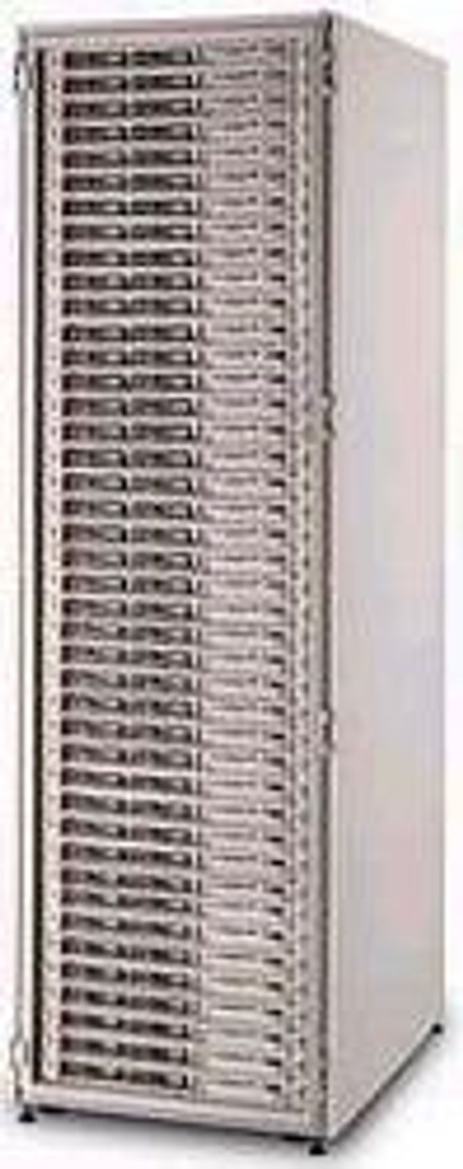 42 Compaq ProLiant DL360 1U-tjenere i et rack. Foto: Compaq Computer Corporation