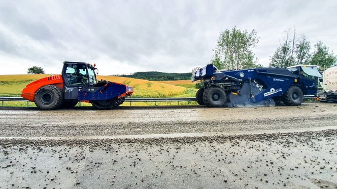 Dypstabilisering bør ikke brukes hvis overbygning er tynn på eksisterende vei og med dårlige masser under. Foto:  Bjørn Olav Amundsen