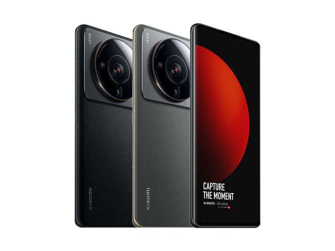 Xiaomi har lagt alle kameraene bak en stor, rund glasslinse. Dermed er det lettere å rense kameralinsene, men det gir også telefonen en annerledes og unik look Foto: Xiaomi