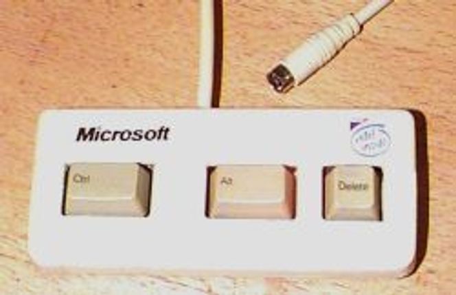 Ctrl + Alt + Delete, også kalt «svenskeknappen», som eget tastatur. Foto: stylee.org