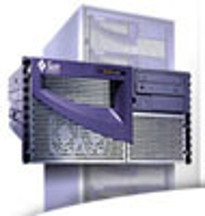 Sun Fire 280. Illustrasjon:  Sun Microsystems
