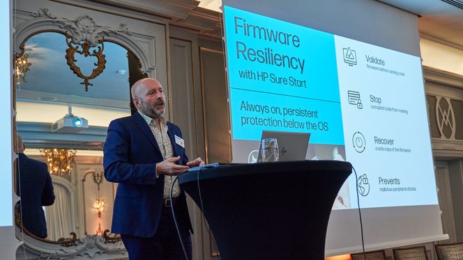Ian Pratt forklarer hvordan HP Sure Start beskytter fastvaren fra under operativsystemet. Foto: NEW Productions AS