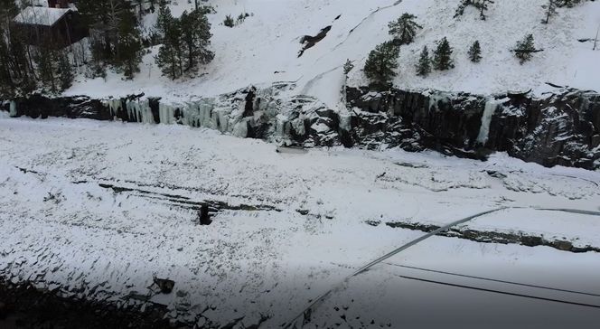 25 og 26 januar 2023 var riksveg 80 ved Kistrand stengt i halv annet døgn etter at det gikk flere store sørpeskred over vegen og Nordlandsbanen. Det ene skredet var så kraftig at deler av autovernet havnet i havet Foto:  Dag Theodor Andreassen, Statens vegvesen.