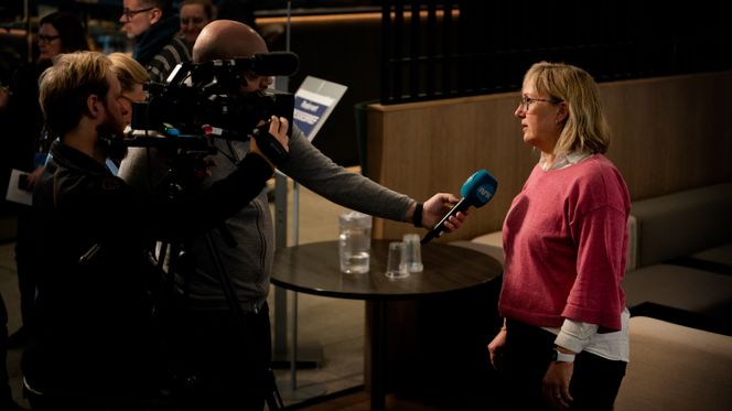 Utbyggingsdirektør Stine Undrum bekrefter i dag at Follobanen åpner igjen 5. mars. Foto:  Eirik Helland Urke