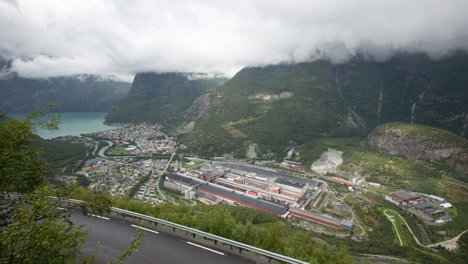HMR Hydeq ligger ved siden av Hydros aluminiumsverk i Øvre Årdal i Vestland fylke. Foto: Øyvind Breivik/Hydro