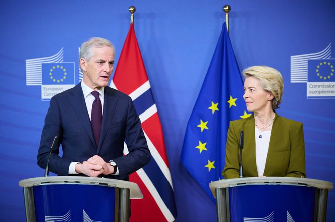 Statsminister Jonas Gahr Støre i møte med EU-kommisjonens leder Ursula von der Leyen. Foto:  Dati Bendo/EUs pressetjeneste