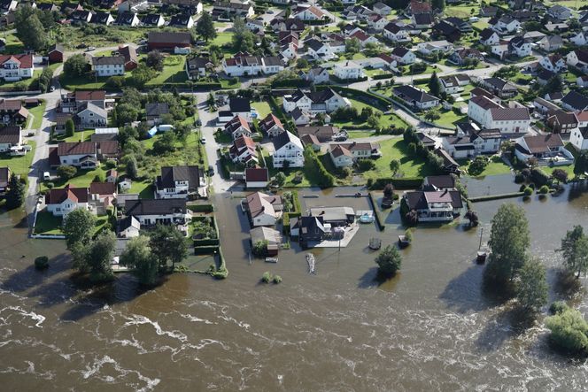 Hønefoss sentrum og områdene rundt ble rammet av ekstremværet Hans denne uken. Foto: Ole Berg-Rusten