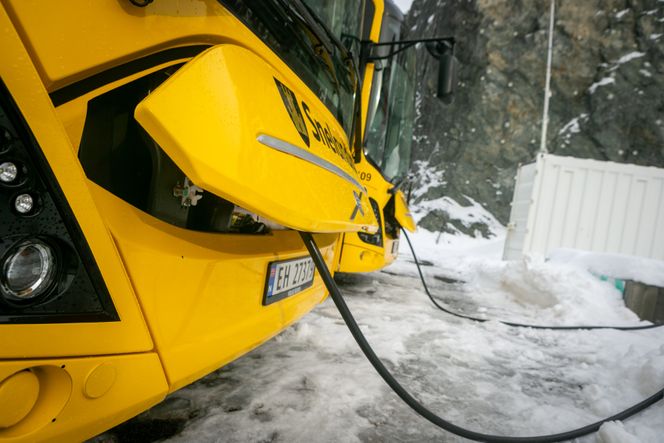 Ladingen må fungere i streng kulde. — Uten lading på natten går ikke bussen dagen etterpå, understreker Sandvåg. Foto: Volvo Buss Norge
