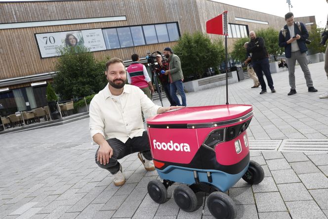 Holo-sjef Hans Fridberg ser frem til å vise hva takeaway-roboten duger til i Norge. Foto:  Arash A. Nejad