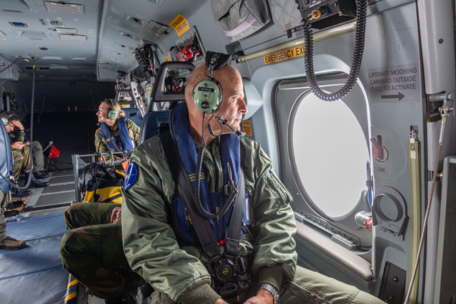 Luftforsvarssjef Øivind Gunnerud om bord i et AW101 SAR Queen-helikopter.. Foto:  Marius Valle