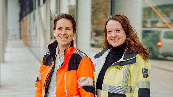<span>Katrine Sælensminde Erstad i Statens vegvesen og Anne Katrine Laskemoen Herdlevær i Bane NOR. Foto: Statens vegvesen/Bane NOR</span> Foto:  Statens vegvesen/Bane NOR