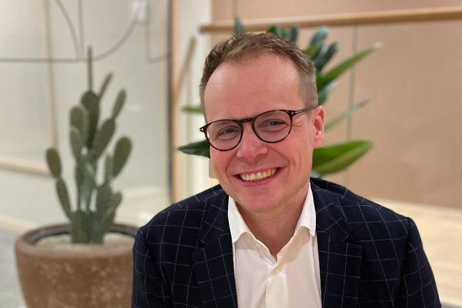 Mattias Røstad Jørum er Star Wars fan og direktør for konsulentvirksomheten i Telenor Cyberdefence. <span>Foto: Bekk</span>