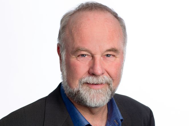Jan Bråten har jobbet med energi i over 30 år, blant annet som spesialrådgiver i Statnett og partner i ECON Analyse. <span>Foto: Trond Isaksen / Statnett</span>