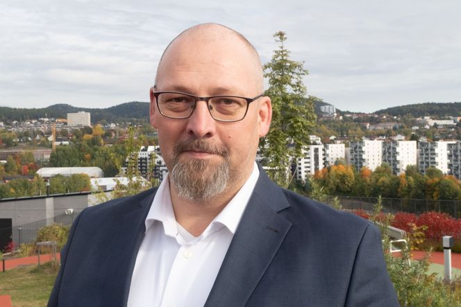 Georg Svendsen, leder for infrastruktur i Telia Norge er imponert over hastigheten de oppnådde i millimeterbåndet. Foto: Håvard Fossen