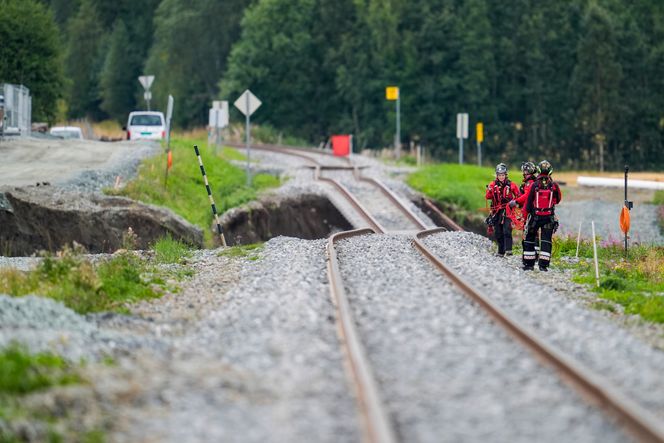 Jernbanen er også rammet. Foto:  NTB