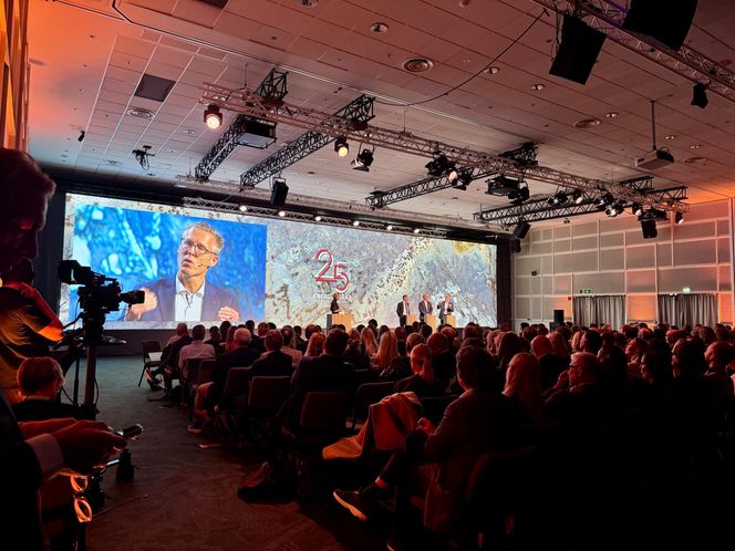 Kristian Markegård, direktør for tilsyn og beredskap i NVE fra scenen under NVEs Energidager 16. oktober. Foto:  Heidi Sævold