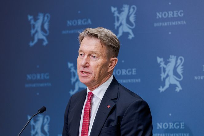 Energiminister Terje Aasland avfeier kritikken.  Foto:  Arash A. Nejad