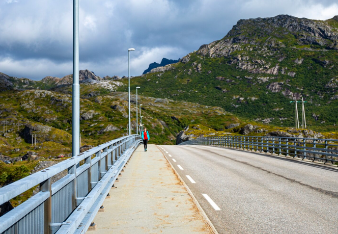 Mer enn 4000 bruer på det norske vegnettet er prosjektert etter de gamle, trolig for strenge, last-forskriftene. Illustrasjonsfoto:  Shutterstock