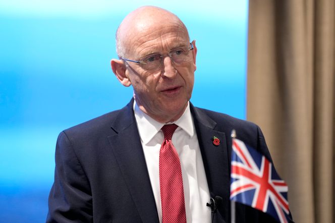 Storbritannias forsvarsminister John Healey under en pressekonferanse etter forsvarsministermøtet i Joint Expeditionary Force (JEF) i Bodø. Foto: Fredrik Varfjell / NTB Foto:  Fredrik Varfjell / NTB