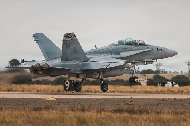Det var et slikt fly, men med halenummer WS-415, som styrtet i delstaten Washington lørdag. Flyet på bildet tar av fra Marine Corps Air Station Miramar i California i mai i år. Foto:  U.S. Marine Corps/Lance Cpl. Peyton Gilliland