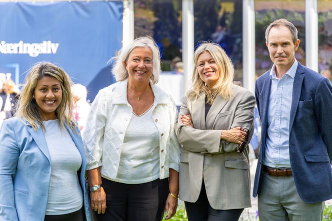 Ishita Barua, Sigrun Hansen Bock, Linn Stalsberg og Jarle Holtet-Lid etter debatten i Arendal. Foto: TUM Studio
