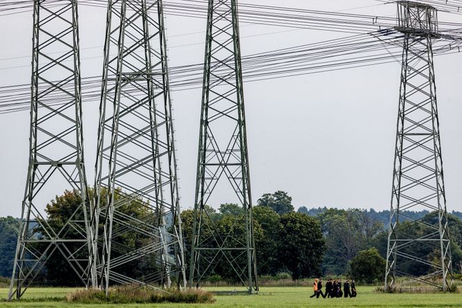 Tysk politi etterforsker flere sabotasjeforsøk mot strømnettet i Tyskland. Her ved et kraftanlegg i Turnow-Preilack i Brandenburg Foto:  Frank Hammerschmidt / AP / NTB