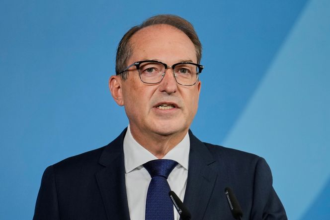 Tysklands innenriksminister Alexander Dobrindt har tidligere uttalt at landet er et «daglig mål for hybrid krigføring». Foto:  Ebrahim Noroozi / AP / NTB