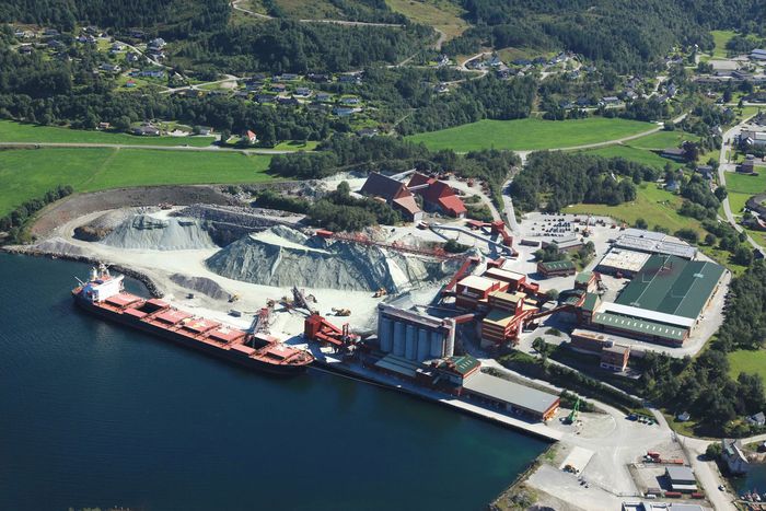 Norge er blant Europas ledende produsenter av Olivin, og Sibelco Åheim er en av de større produsentene av mineralet. <i>Foto: Sibelco</i>