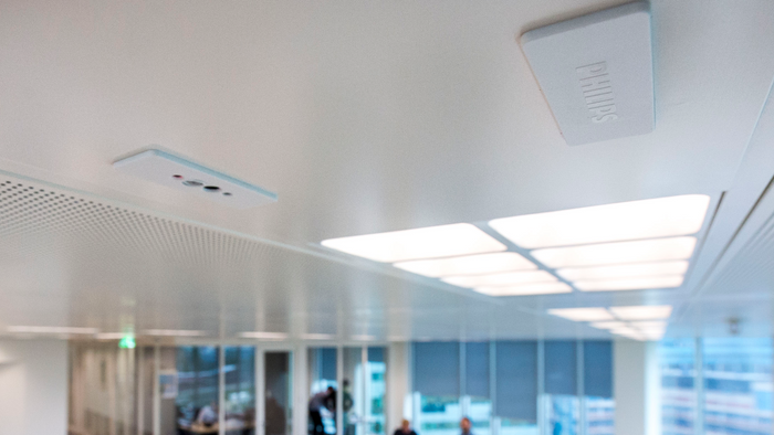 Dette er «Digital Ceiling» fra Philips Lighting og Cisco, der lys, sensorer og nettverk er samlet i én pakke. Foto: Philips Lighting