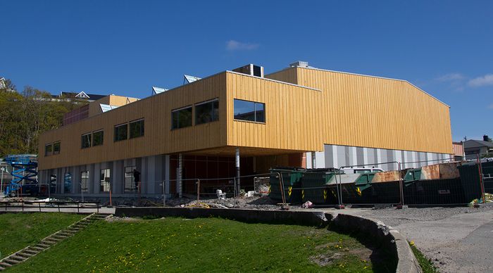 Til Frøysland skoles nye idrettshall leverer Wavin tappevann, gulvvarme, spillvannsrør og overvannsrør.