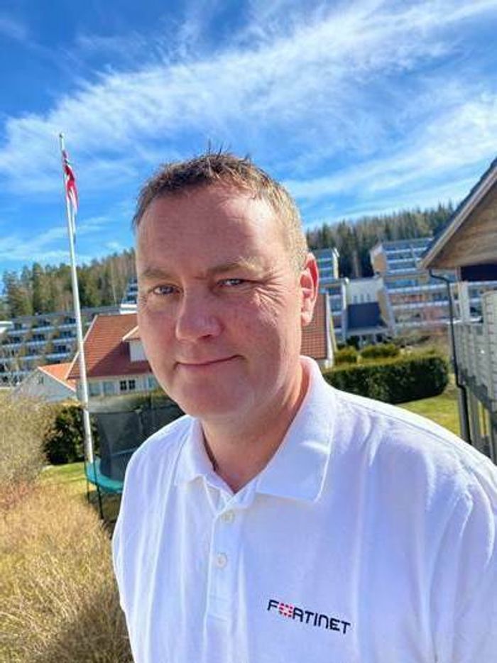 Raymond Eivik er daglig leder av Fortinet Norge siden 2016, og har mer enn 25 års erfaring fra salg og ledelse innenfor telekommunikasjon og IT-sikkerhet.