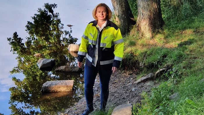 KLIMATILPASNING: – Dessverre er det sånn at de som ikke har opplevd ekstremnedbør sjeldent er forberedt på det, sier Julia Kvitsjøen i Vann-og avløpsetaten i Oslo Kommune. <i>Foto:  Oslo Kommune</i>