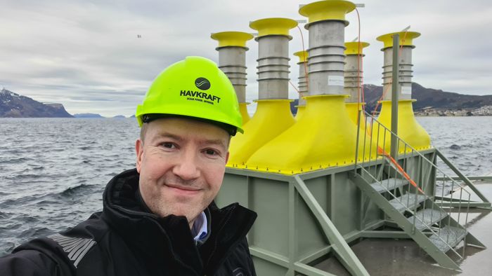 – Havkraft har levert strøm på nett og jobber nå med konkrete kundeprosjekter i inn- og utland, forteller Geir Arne Solheim, som er oppfinneren bak Havkraft Wave Energy Converter (H-WEC) og Powerbooster (POBO).   <i>Foto:  Havkraft AS</i>