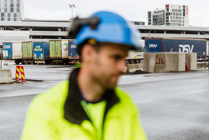 Grønt løft: Prosjektet øker kapasiteten med 80.000 kontainere (TEU) i året, som tilsvarer ca. 40.000 trailere på veien mellom Oslo og Bergen. Det utgjør omtrent 1.5 kilometer sammenhengende gods på veien daglig. <i>Foto:  Nils-Roe Fjørtoft</i>