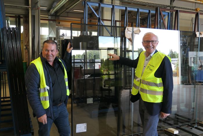 Nye glassruter til Grieghallen leveres fra Friva i Spydeberg.