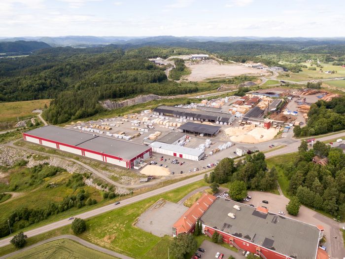 Fabrikken utenfor Larvik.