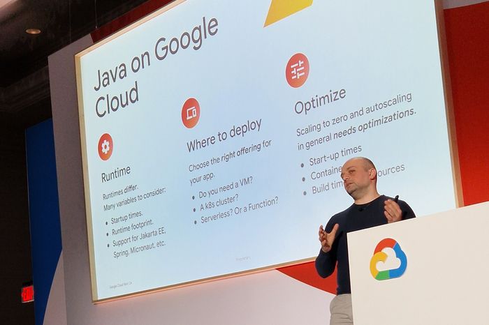 Computas’ Java- og Google Cloud-ekspert Rustam Mehmandarov var invitert som foredragsholder på konferansen.  <i>Foto:  Computas</i>