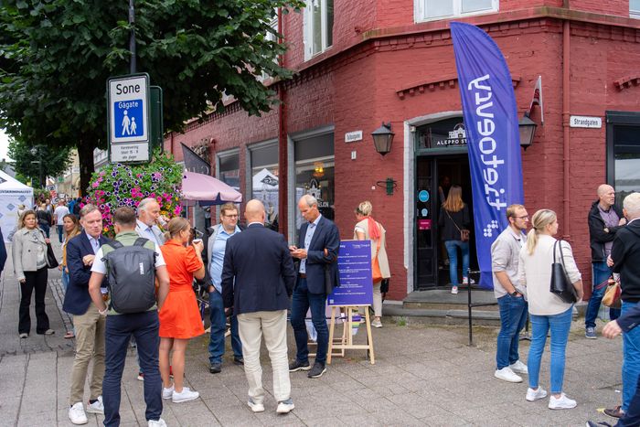 Tietoevry arrangerte flere debatter på Aleppo Stasjon under Arendalsuka.  <i>Foto:  TUM Studio</i>